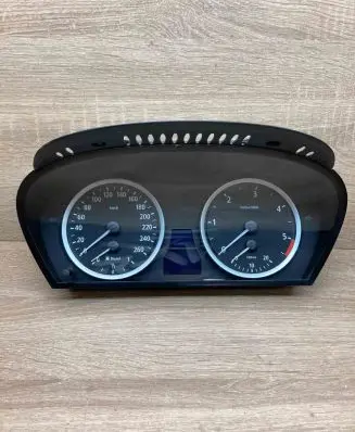 BMW 5 E60 E61 Speedometer (instrument cluster) 9135253 110080213