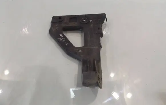 Audi A6 S6 C6 4F Front bumper mounting bracket 4F0807228