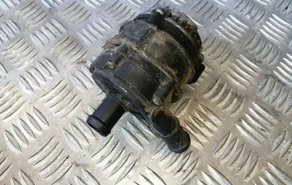 Volkswagen PASSAT B8 Electric auxiliary coolant/water pump 04L965567A