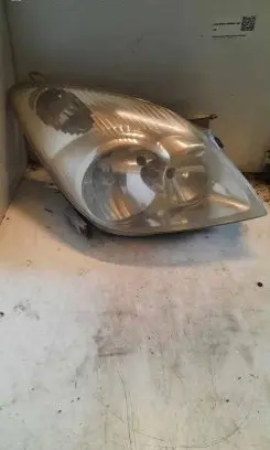 Toyota Corolla Verso E121 Headlight/headlamp 9922679004