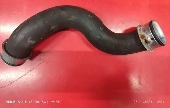 Mercedes-Benz C W204 Engine coolant pipe/hose A2045011682
