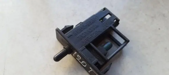 Toyota Corolla Verso AR10 Brake pedal sensor switch 8126033030 81260-33030