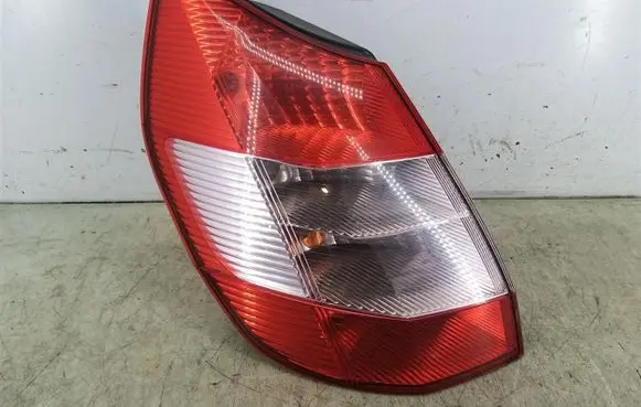 Renault Scenic II - Grand scenic II Rear/tail lights 8200127704F