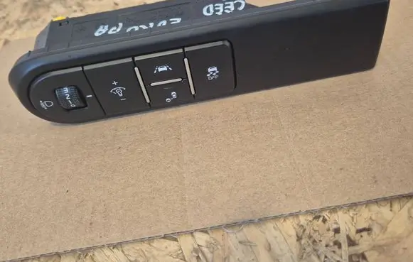 KIA Ceed Multifunctional control switch/knob 93700J7180