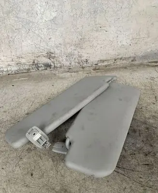 Volkswagen PASSAT CC Sun visor
