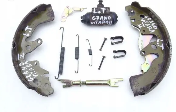 Suzuki Grand Vitara II Front brake disc dust cover plate 