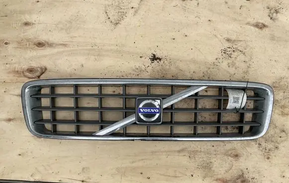Volvo XC90 Front bumper upper radiator grill 30678983 30678980