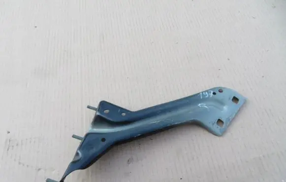 Fender mounting bracket