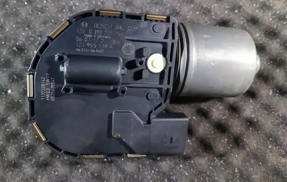 Skoda Octavia Mk2 (1Z) Wiper motor 1Z1955119A