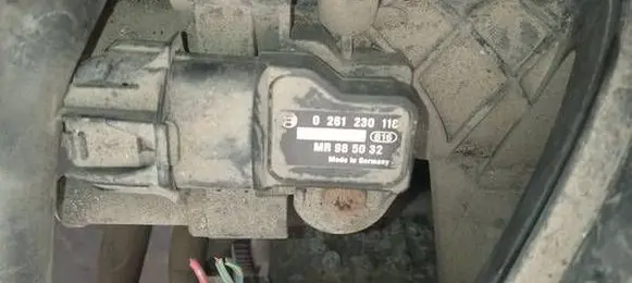 Mitsubishi Colt Air pressure sensor 0261230118 MR985032