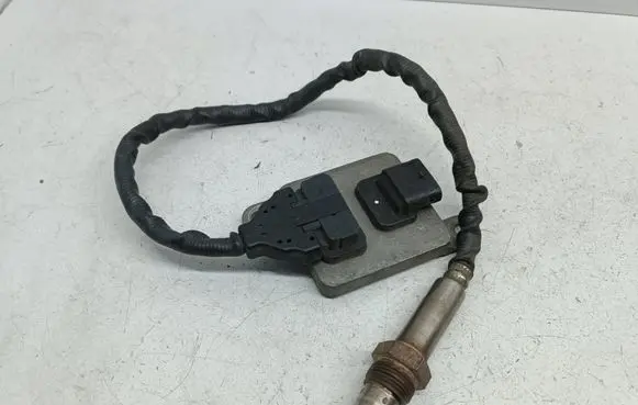 Mercedes-Benz Sprinter W906 Lambda probe sensor A0009053403 5WK96681D 0009053403