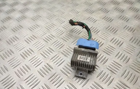 Renault Master III Glow plug pre-heat relay 110678071R
