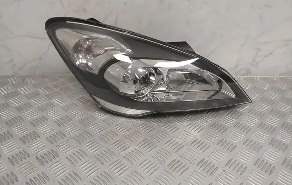 KIA Ceed Headlight/headlamp 921021H