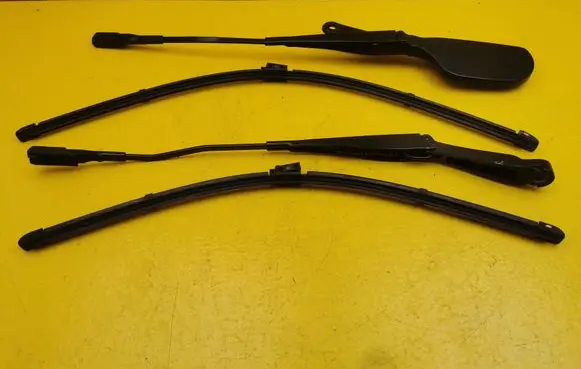 Mercedes-Benz GLE W167 Front wiper blade arm A1678200900 A1678201100