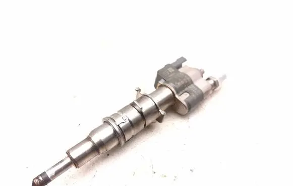BMW 3 E90 E91 Fuel injector 7589048 758904809