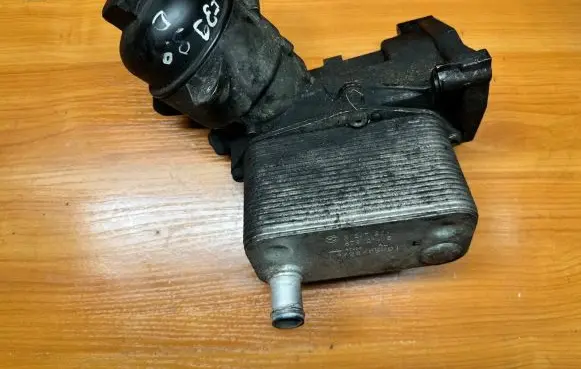 Engine oil radiator