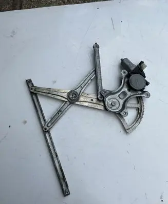 Mitsubishi L200 Front door electric window regulator AE0620402760