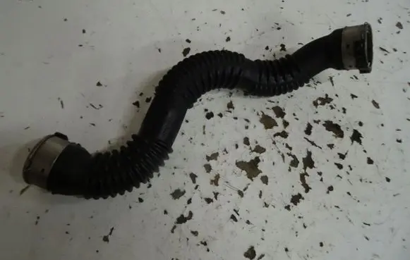 Mercedes-Benz B W246 W242 Intercooler hose/pipe A2465200001