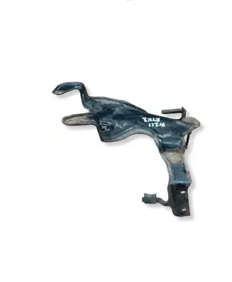 Mercedes-Benz E W211 Pneumatic air compressor holding bracket A2113201843