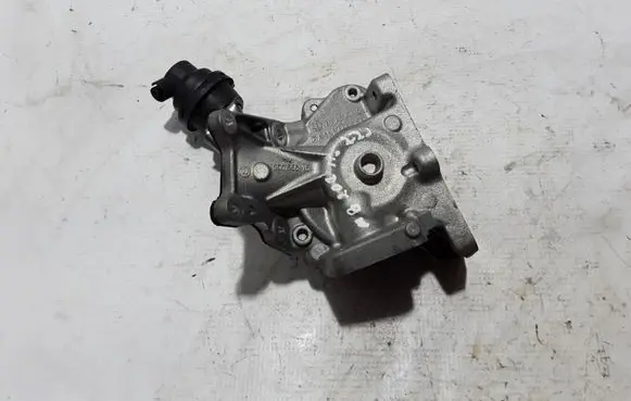 Mercedes-Benz E C207 W207 Electric throttle body valve A6511420057