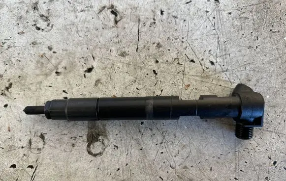 Mercedes-Benz C W204 Fuel injector A6510702887 28271551 TP1253S1EE