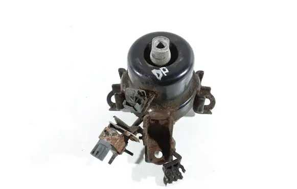 Lexus RX 300 Engine mount bracket