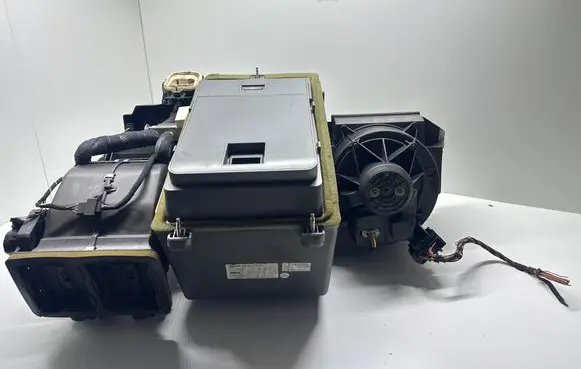 BMW 7 E65 E66 Refrigerator 641183795206 64116906269 6453838565405