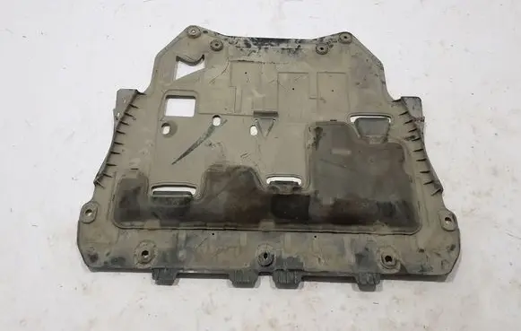 Volvo XC40 Engine splash shield/under tray 32226764