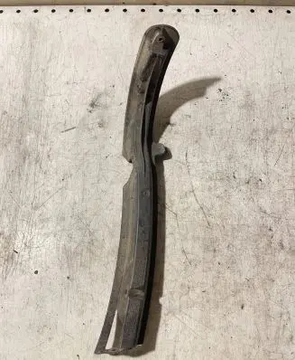 Volkswagen PASSAT B6 Front bumper mounting bracket 3C0807178