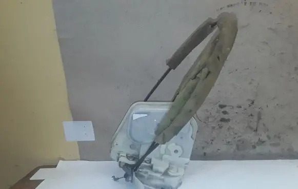 Mazda 6 Front door lock H77H79L1