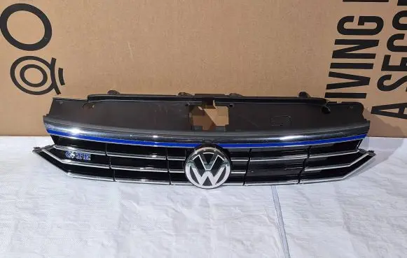 Volkswagen PASSAT B8 Front grill 3G0853653B 3G0853651 5GE810773