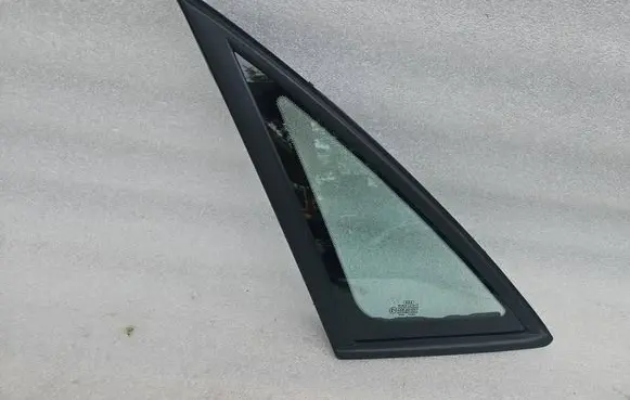 Audi A4 S4 B5 8D Rear side window 8D5845299