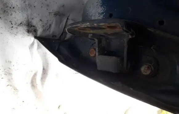 Mazda 323 Rear door lower hinge