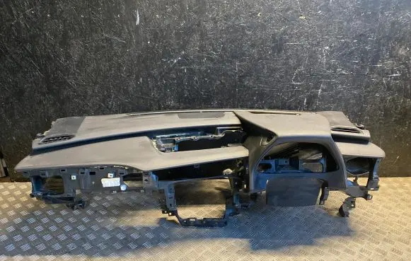 Lexus UX Dashboard 5595076040