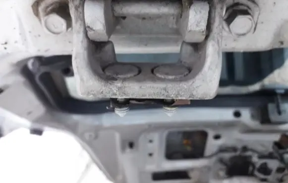 KIA Sorento Tailgate/trunk/boot hinge