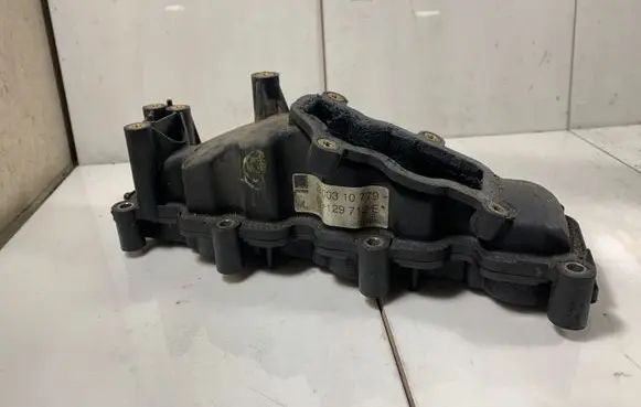Audi A8 S8 D3 4E Intake manifold 2900310779