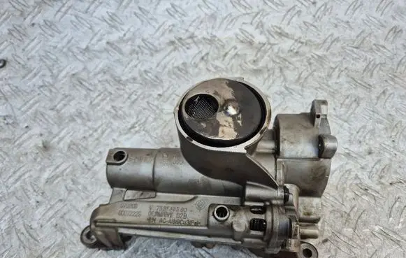 Mini One - Cooper Coupe R56 Oil pump V756749580 7567495