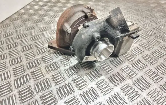 Mercedes-Benz E W212 Turbo A6510900086 024014 AL0049