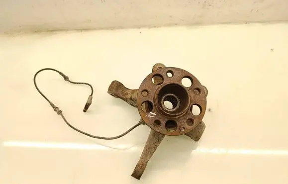 Mercedes-Benz B W245 Front wheel hub 