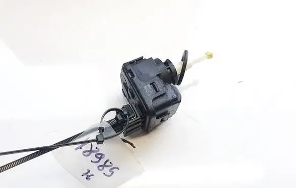Headlight level adjustment motor