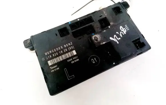 Mercedes-Benz CLS C219 Door control unit/module 2198201926