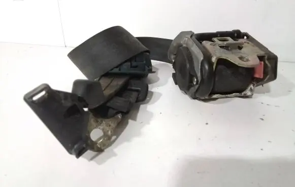 Audi A4 S4 B5 8D Front seatbelt 566205721