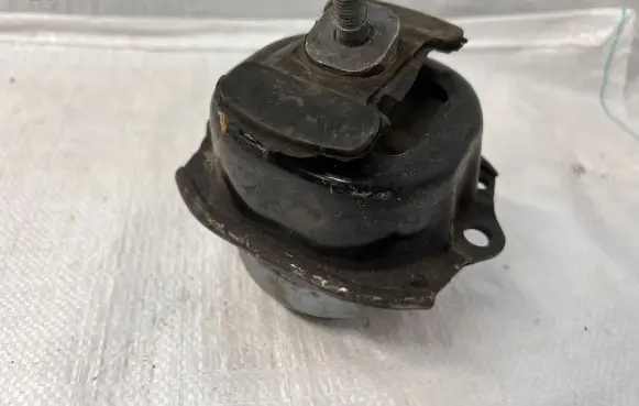 BMW X5 E70 Engine mount bracket P678441801