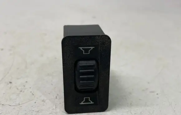 BMW 3 E30 Sound control switch 65121379048 1379048