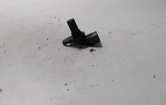 Ford Mondeo MK IV Camshaft position sensor 5M5112K073AA