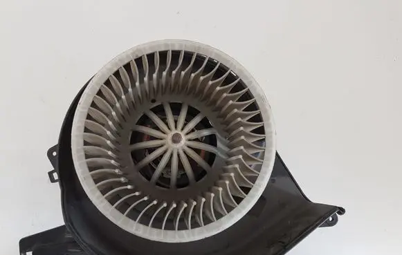 Volkswagen Polo Heater fan/blower 6Q1820015C