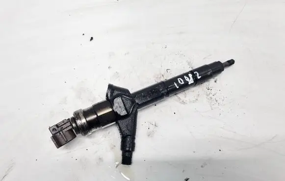 Nissan X-Trail T30 Fuel injector 166008H800