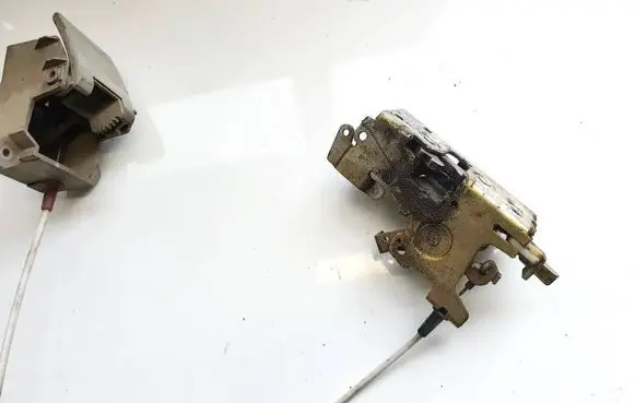 Volkswagen II LT Front door lock