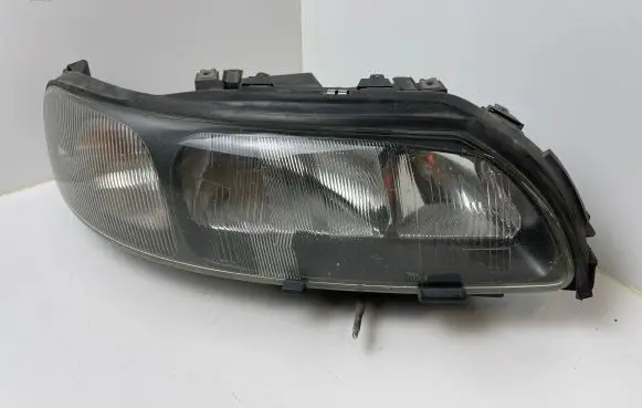 Volvo V70 Headlight/headlamp 89004806 8620687