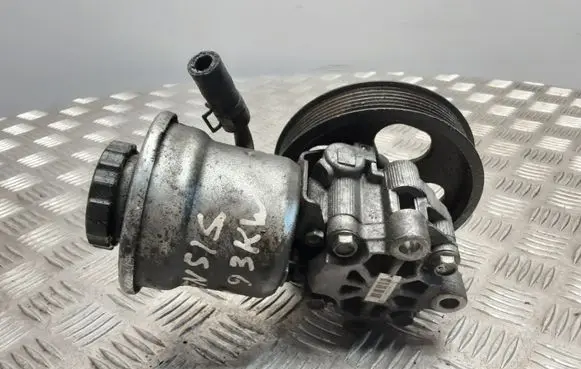 Toyota Avensis T250 Power steering pump